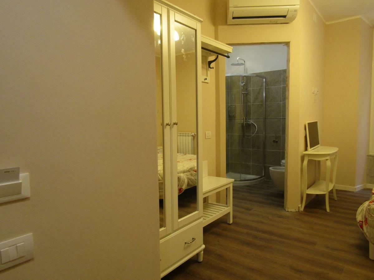 Tourist Point La Spezia Hotel ภายนอก รูปภาพ
